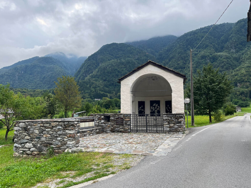 Capèla di mòort a Piuro in memoria delle vittime della frana del 1618