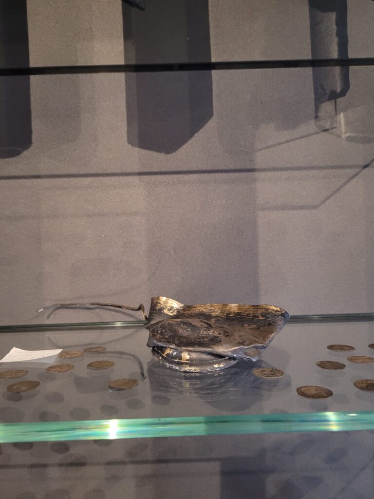 reperti della frana di piuro del 1618 conservati a palazzo vertemate